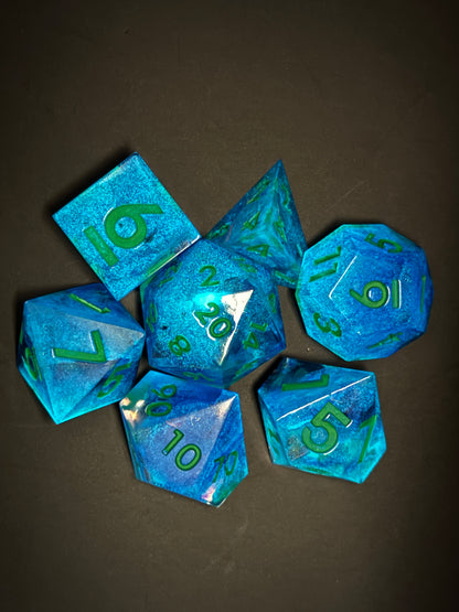 Enchanted Goblin’s Hoard – Purple UV Reactive Dice Set