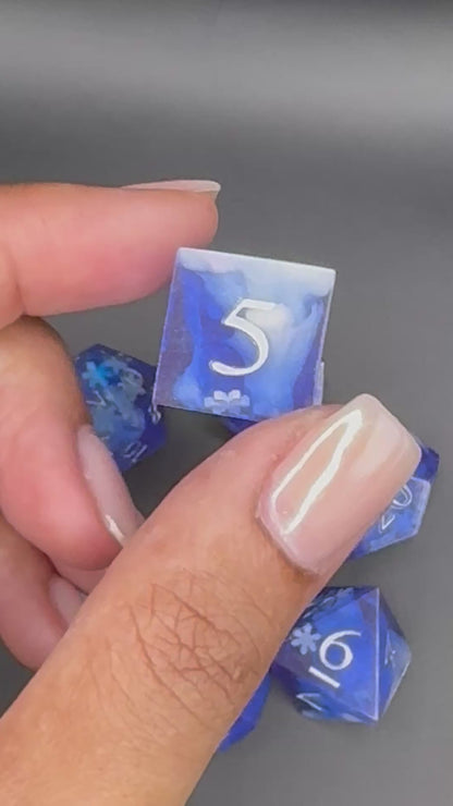 Frostbound Twilight – Snowstorm Swirl Dice Set